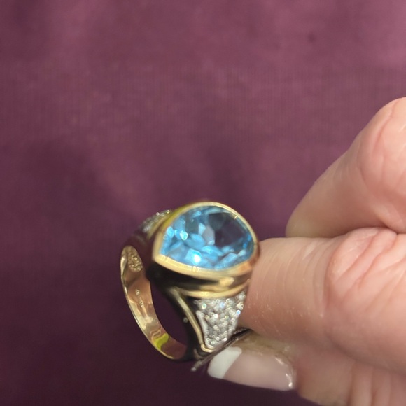Blue Topaz 14KT gold stunning ring with diamonds - Picture 6 of 9